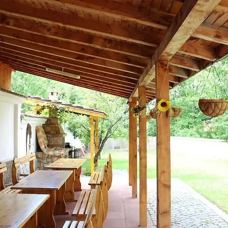 酒店 Radi 萨帕雷瓦巴尼亚