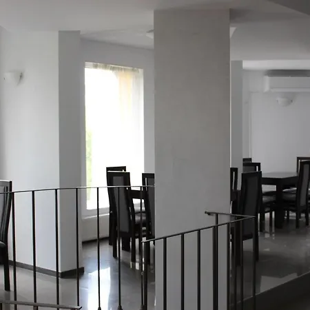 ради Otel *