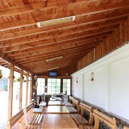 酒店 Radi 萨帕雷瓦巴尼亚